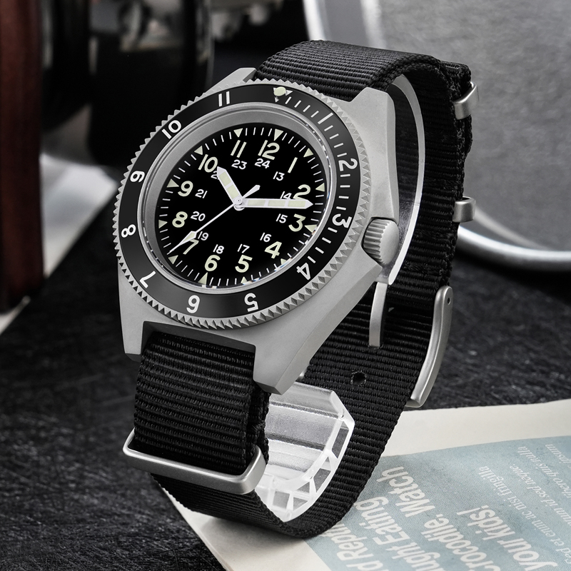 Watchdives WD1972 クォーツ時計サファイア夜 - Men'S Fashion Box のレビューと価格